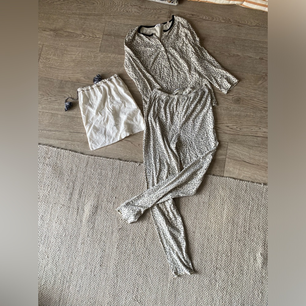 Dôen Aria tee and Rhea pants in songbird